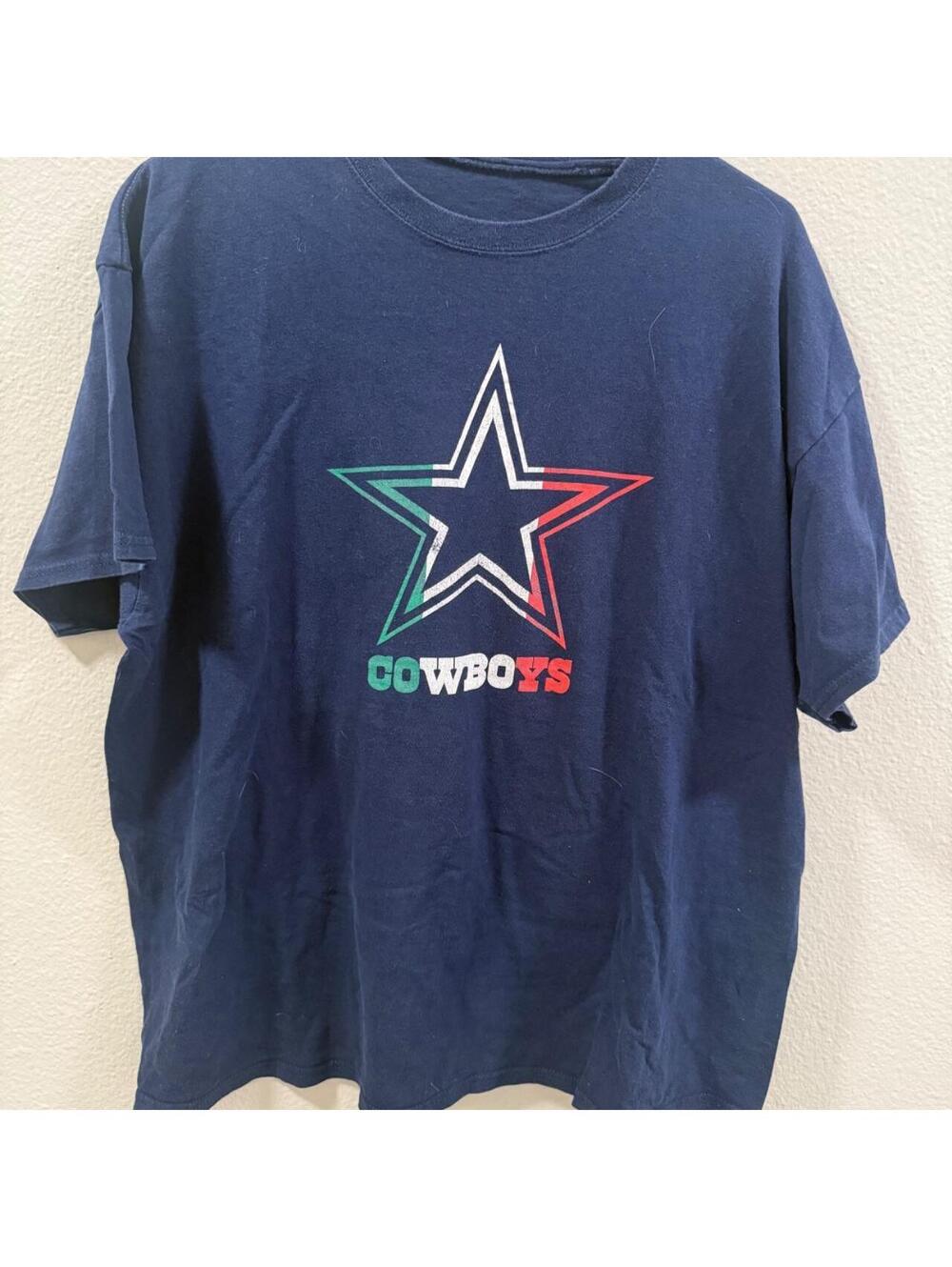 Dallas Cowboys Tee. Mexico color logo. Size XL
